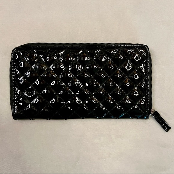 Gloss Black Diamond Stitch Zipper Wallet - Picture 2 of 8